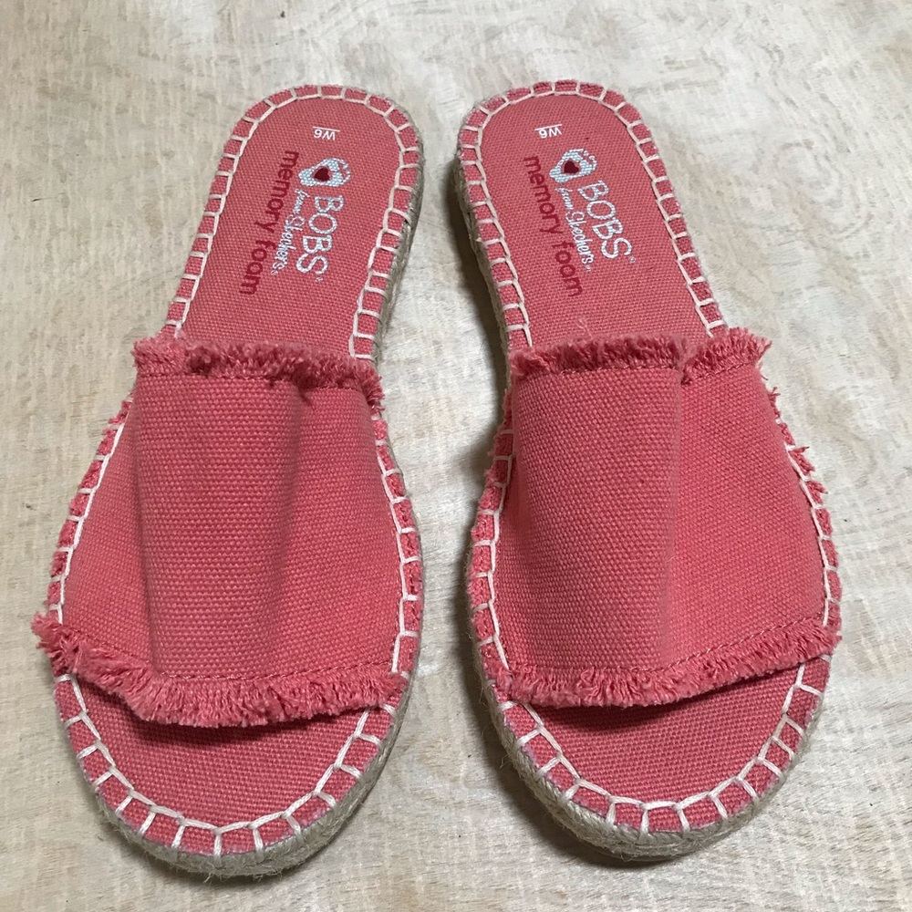 Bobs Salmon Pink Sandals Memory Foam Size 6